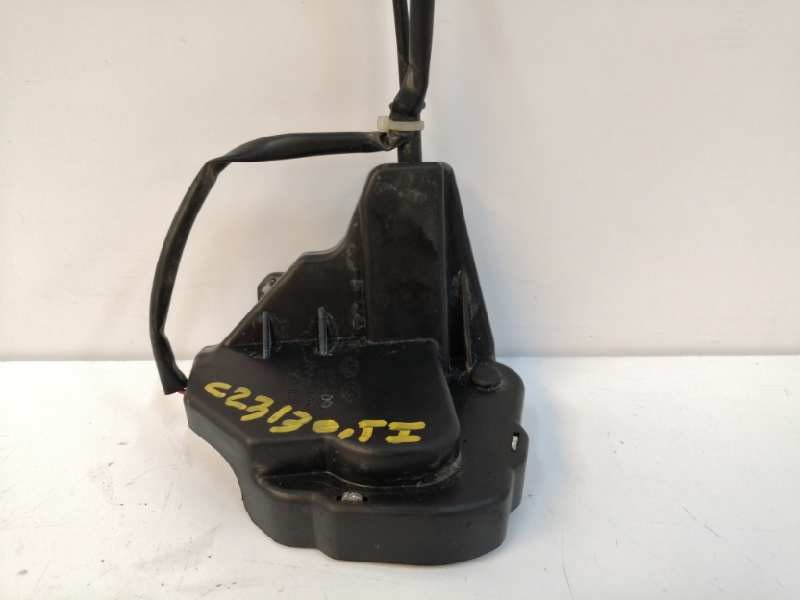 Recambio de cerradura puerta trasera izquierda para kia carnival 2.9 crdi cat referencia OEM IAM   