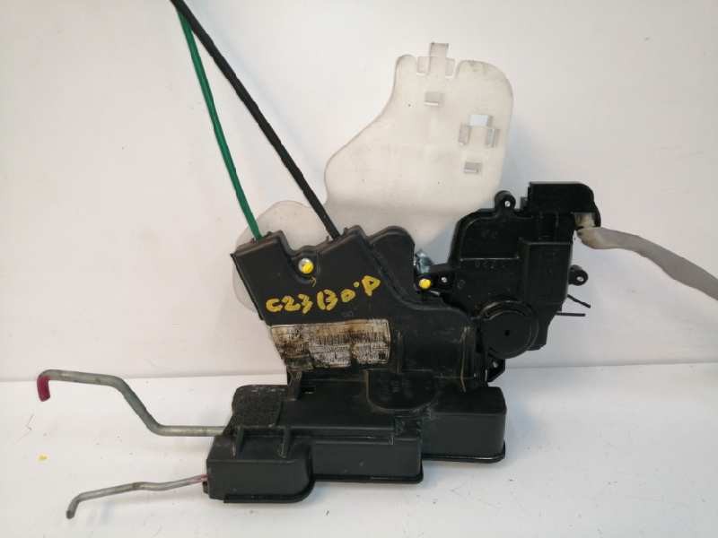 Recambio de cerradura puerta delantera derecha para kia carnival 2.9 crdi cat referencia OEM IAM 813204D050  