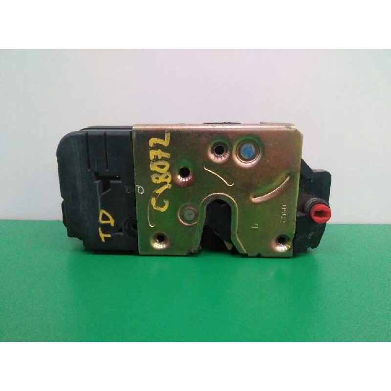 Recambio de cerradura puerta trasera derecha para peugeot 206 berlina xn referencia OEM IAM   