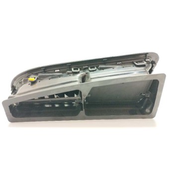 Recambio de rejilla aireadora para peugeot 5008 1.2 12v e-thp referencia OEM IAM 9686528077 CENTRAL 
