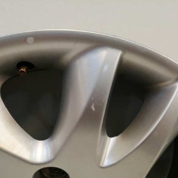 Recambio de llanta para kia carnival 2.9 crdi cat referencia OEM IAM 529104D250 E17X6,5J ET46 