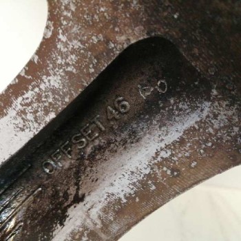 Recambio de llanta para kia carnival 2.9 crdi cat referencia OEM IAM 529104D250 E17X6,5J ET46 