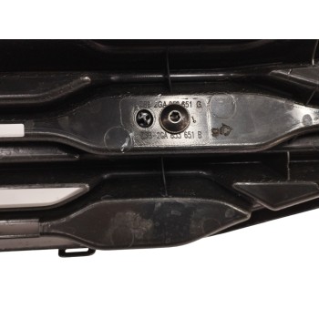 Recambio de rejilla delantera para volkswagen t-roc referencia OEM IAM 2GA853651B R-LINE 