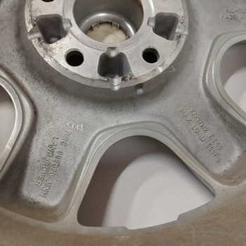 Recambio de llanta para land rover freelander (ln) 2.0 td4 cat referencia OEM IAM RRC002070MNH 7JX17H2ET46 5H 5X115