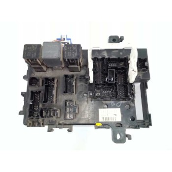 CAJA RELES / FUSIBLES 