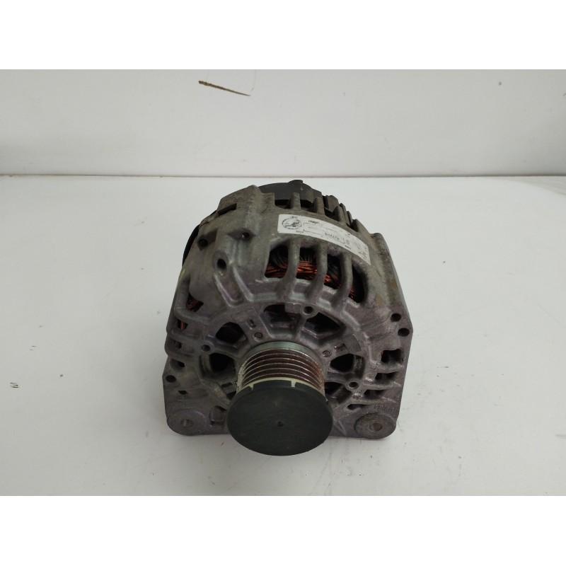 Recambio de alternador para renault trafic caja cerrada (ab 4.01) 1.9 diesel referencia OEM IAM 8200538816 2543339A SG12B096