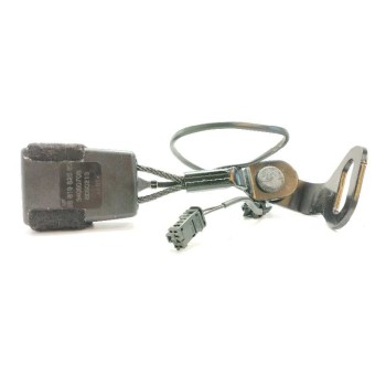Recambio de enganche cinturon derecho para peugeot 5008 1.2 12v e-thp referencia OEM IAM 9681982580 TRASERO 34061425A