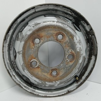 Recambio de llanta para nissan trade 100 3.0 turbodiesel referencia OEM IAM 081050133C 5JX15H2 5H 5X160