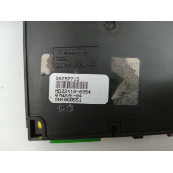 Recambio de pantalla multifuncion para volvo v70 familiar 2.4 diesel cat referencia OEM IAM 30797715 PEQUEÑO ARAÑAZO MD224100354