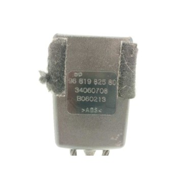 Recambio de enganche cinturon izquierdo para peugeot 5008 1.2 12v e-thp referencia OEM IAM 9681982580 TRASERO 