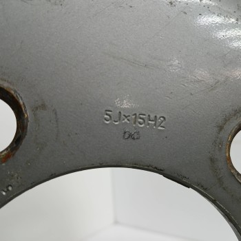 Recambio de llanta para nissan trade 100 3.0 turbodiesel referencia OEM IAM 081050133C 5JX15H2 5H 5X160