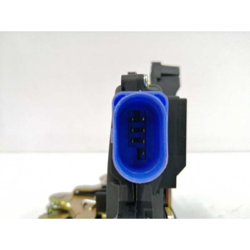 CERRADURA PUERTA TRASERA DERECHA