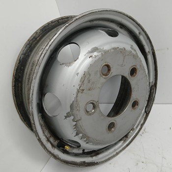 Recambio de llanta para nissan trade 100 3.0 turbodiesel referencia OEM IAM 081050133C 5JX15H2 5H 5X160