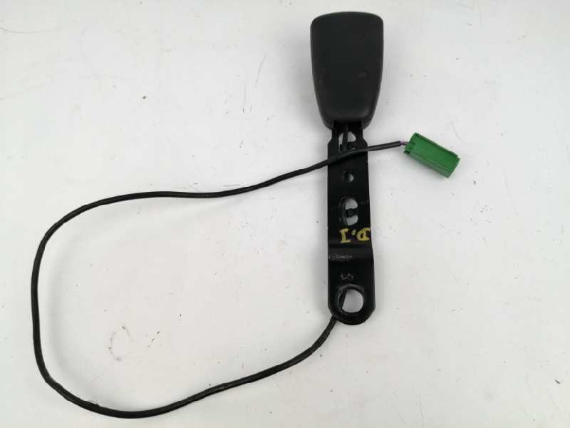 Recambio de enganche cinturon izquierdo para volvo v70 familiar 2.4 diesel cat referencia OEM IAM 8623450 DELANTERO 