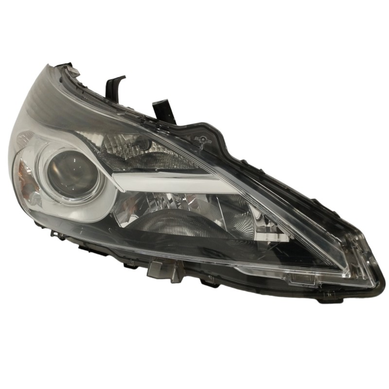 Recambio de faro derecho para toyota verso 1.6 16v cat referencia OEM IAM 811100F16100 OBSERVAR FOTOS 