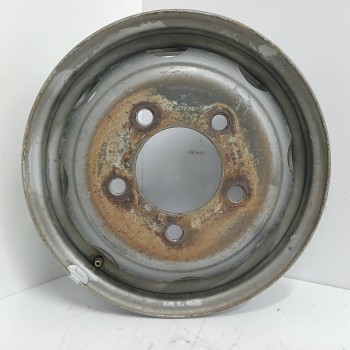 Recambio de llanta para nissan trade 100 3.0 turbodiesel referencia OEM IAM 081050133C 5JX15H2 5H 5X160