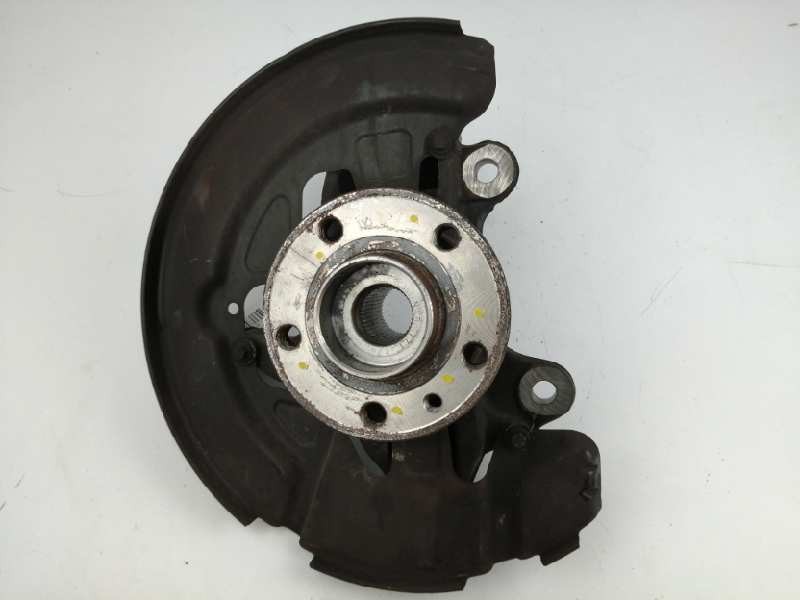 Recambio de mangueta delantera derecha para volvo v70 familiar 2.4 diesel cat referencia OEM IAM 6G913K170A  