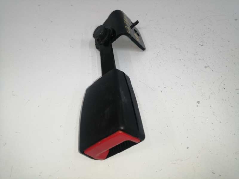 Recambio de enganche cinturon derecho para bmw serie 7 (f01/f02) 750ld xdrive referencia OEM IAM 7220858 TRASERO 