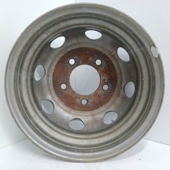 Recambio de llanta para nissan trade 100 3.0 turbodiesel referencia OEM IAM 081050133C 5JX15H2 5H 5X160