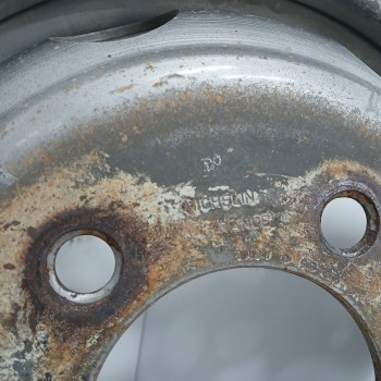 Recambio de llanta para nissan trade 100 3.0 turbodiesel referencia OEM IAM 081050133C 5JX15H2 5H 5X160