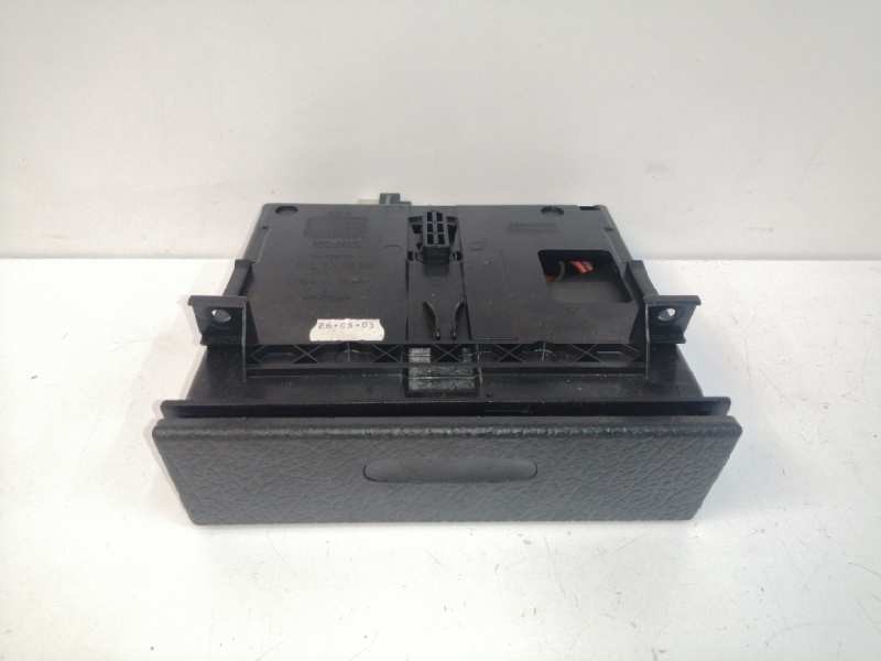 Recambio de cenicero para porsche cayenne (typ 9pa) 4.5 v8 cat referencia OEM IAM 7L5857321 7L5858329 