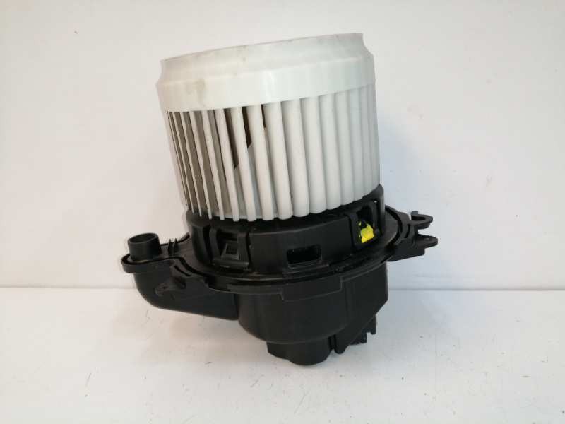 Recambio de motor calefaccion para dacia sandero 1.2 16v cat referencia OEM IAM 5P3730100 Recambio de motor calefaccion para dacia sandero 1.2 16v cat referencia OEM IAM 5P3730100