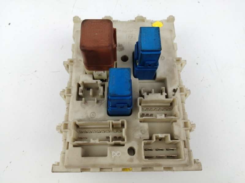 Recambio de caja reles / fusibles para nissan primera berlina (p12) 1.6 cat referencia OEM IAM 24350AV700  