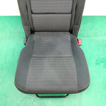 Recambio de asiento trasero medio para toyota verso 1.8 16v cat referencia OEM IAM   