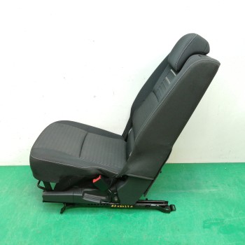 Recambio de asientos trasero derecho para toyota verso 1.8 16v cat referencia OEM IAM   