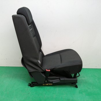 Recambio de asientos trasero izquierdo para toyota verso 1.8 16v cat referencia OEM IAM   