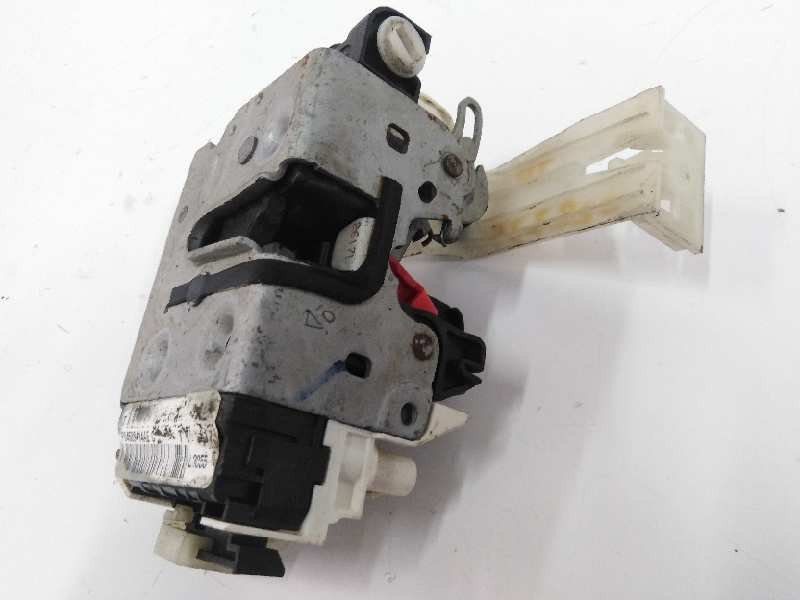 Recambio de cerradura puerta trasera derecha para jeep compass 2.4 16v cat referencia OEM IAM P04589414AE  