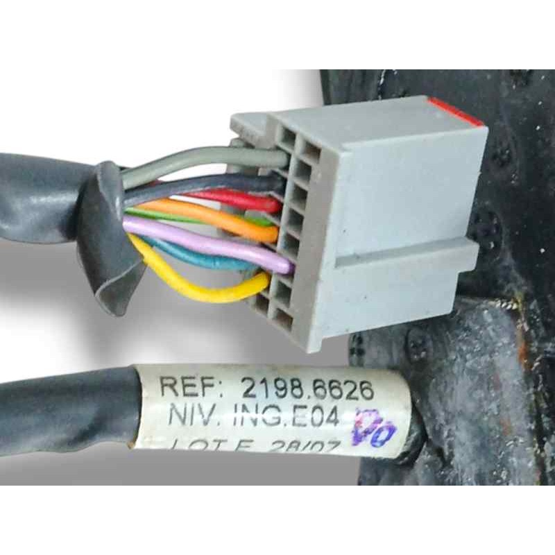 RETROVISOR DERECHO 8 CABLES