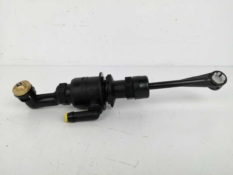 Recambio de bomba embrague para kia stonic (ybcuv) 1.0 tgdi cat referencia OEM IAM   