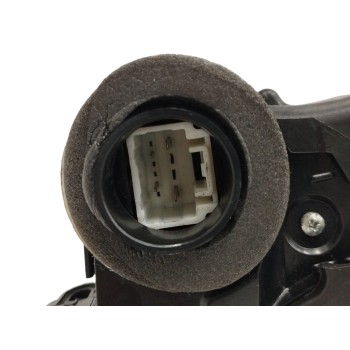 Recambio de cerradura puerta trasera derecha para toyota verso 1.6 16v cat referencia OEM IAM   