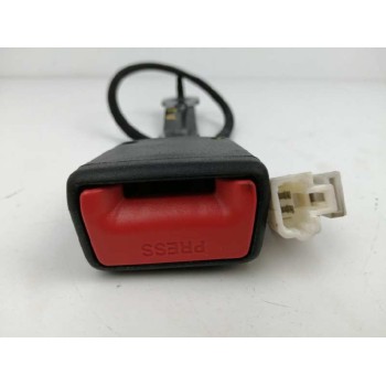 Recambio de enganche cinturon izquierdo para kia stonic (ybcuv) 1.0 tgdi cat referencia OEM IAM 88830H8000WK DELANTERO 