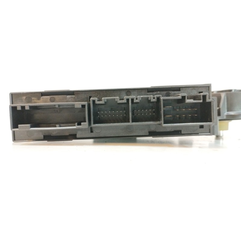 MOTOR ELEVALUNAS TRASERO DERECHO 5WK45676KBF