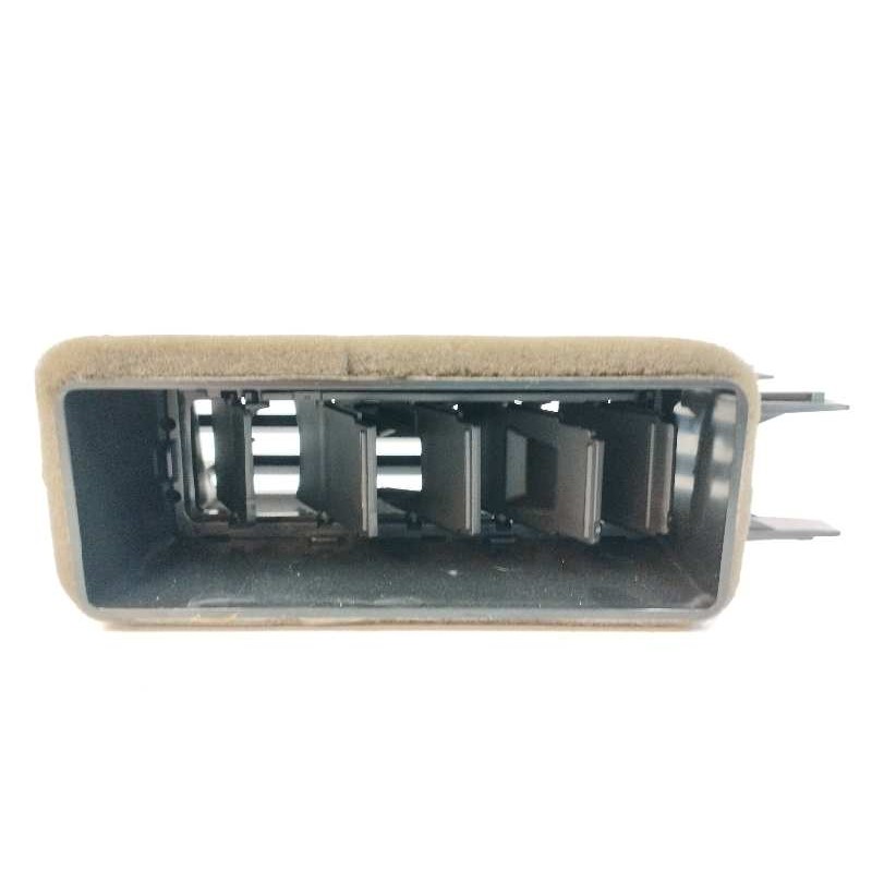 REJILLA AIREADORA CENTRAL DERECHA