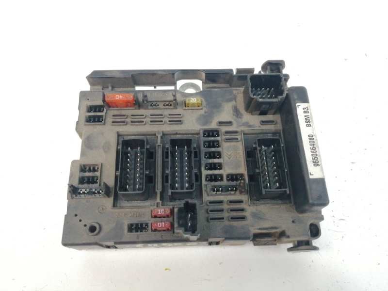 Recambio de caja reles / fusibles para peugeot 206 berlina 1.4 hdi referencia OEM IAM 9650664080  