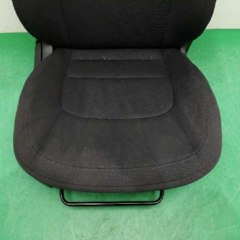 Recambio de asiento delantero derecho para kia rio 1.2 cat referencia OEM IAM 882001W100  