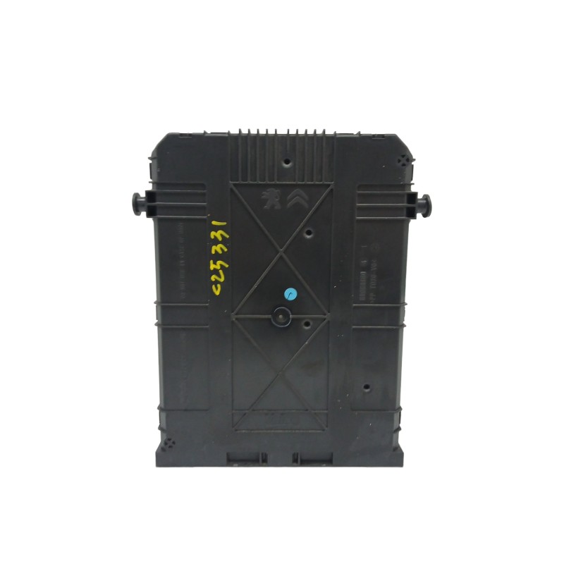 CAJA RELES / FUSIBLES