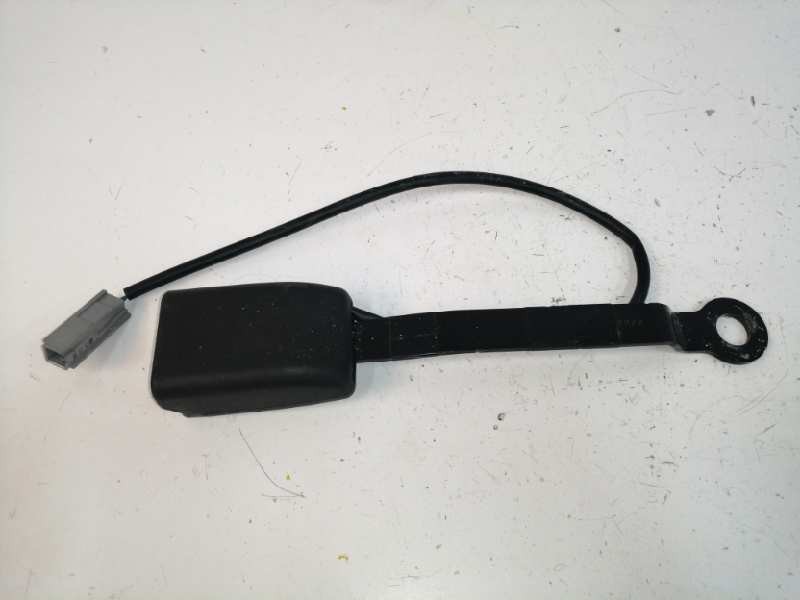 Recambio de enganche cinturon izquierdo para mazda 3 lim. () style referencia OEM IAM DELANTERO Recambio de enganche cinturon izquierdo para mazda 3 lim. () style referencia OEM IAM DELANTERO