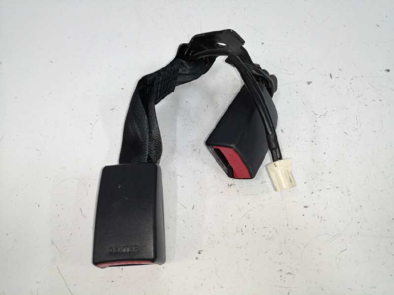 Recambio de enganche cinturon derecho para kia rio 1.2 cat referencia OEM IAM TRASERO Recambio de enganche cinturon derecho para kia rio 1.2 cat referencia OEM IAM TRASERO