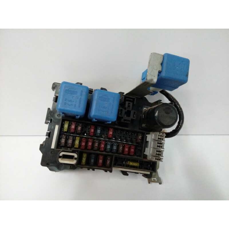 Recambio de caja reles / fusibles para nissan pick-up (d22) 2.5 diesel referencia OEM IAM 72404134  