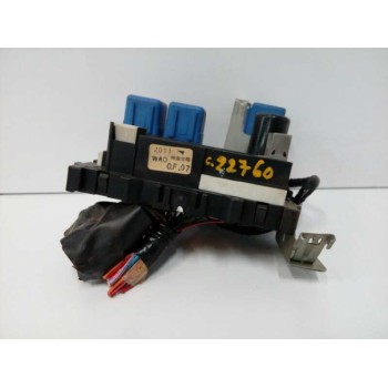 Recambio de caja reles / fusibles para nissan pick-up (d22) 2.5 diesel referencia OEM IAM 72404134  