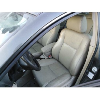 toyota avensis berlina (t25) del año 2007