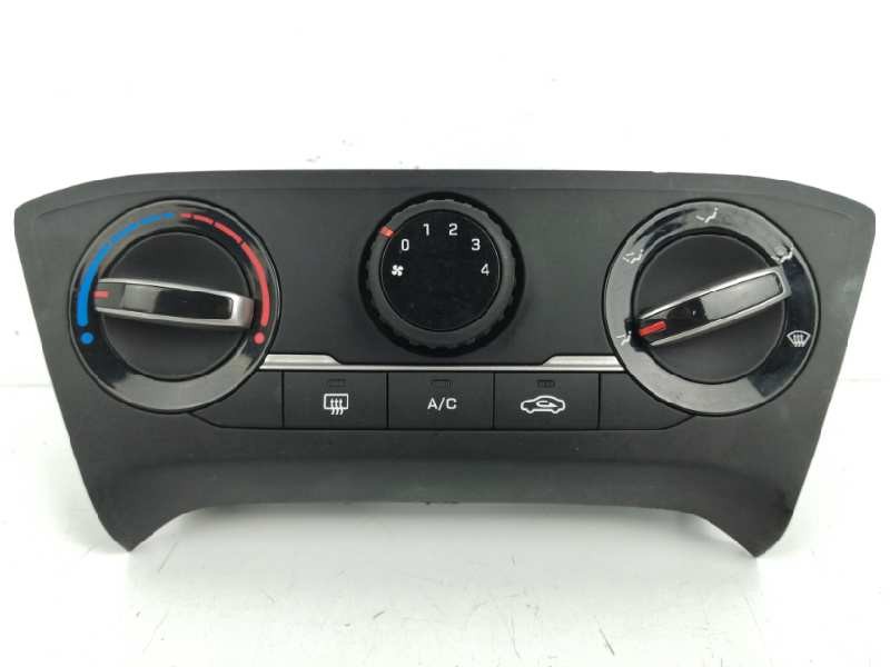 Recambio de mando calefaccion / aire acondicionado para hyundai i20 1.2 cat referencia OEM IAM 97250C8410  
