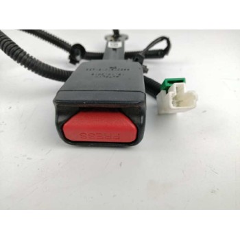 Recambio de enganche cinturon izquierdo para hyundai i20 1.2 cat referencia OEM IAM 88301810131255 DELANTERO 88301810 131255