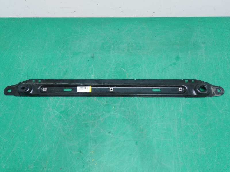Recambio de travesaño inferior para peugeot 5008 1.6 e-hdi fap referencia OEM IAM   