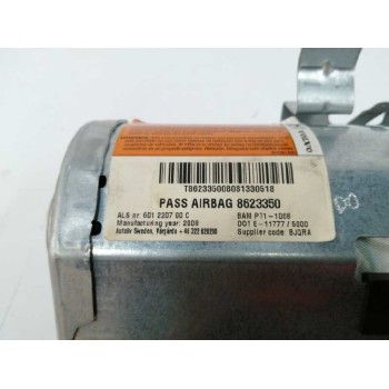 Recambio de salpicadero para volvo s40 berlina 2.0 diesel cat referencia OEM IAM 39889251 30722599 8623350