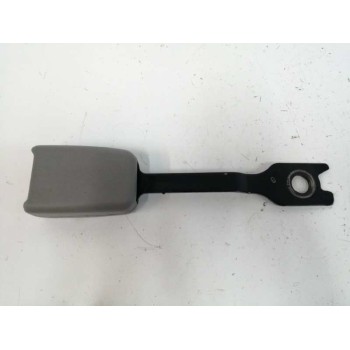 Recambio de enganche cinturon derecho para kia sorento i (jc) 2.5 crdi referencia OEM IAM Y3116 DELANTERO 